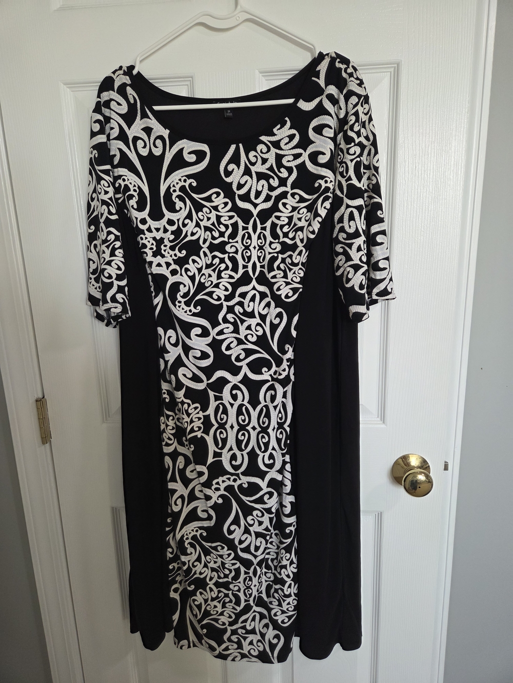 Sami & Jo Black and White Midi Dress with Swirl Pattern
